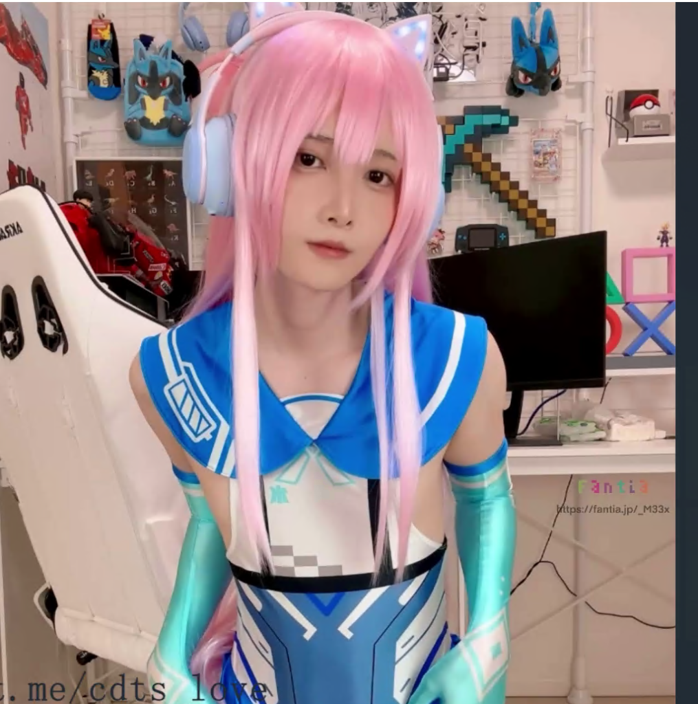 秋月真绫(9)部屋でコスプレして射〇しちゃう-基腐天堂